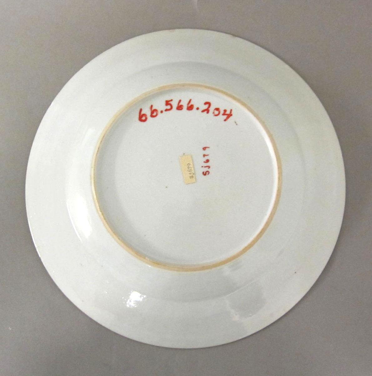 1966.0566.204 Porcelain plate underside