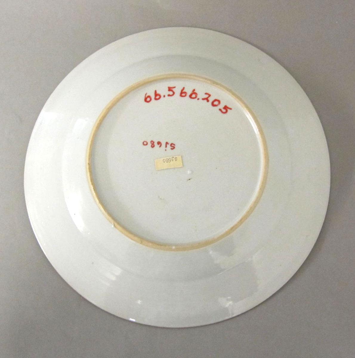 1966.0566.205 Porcelain plate underside