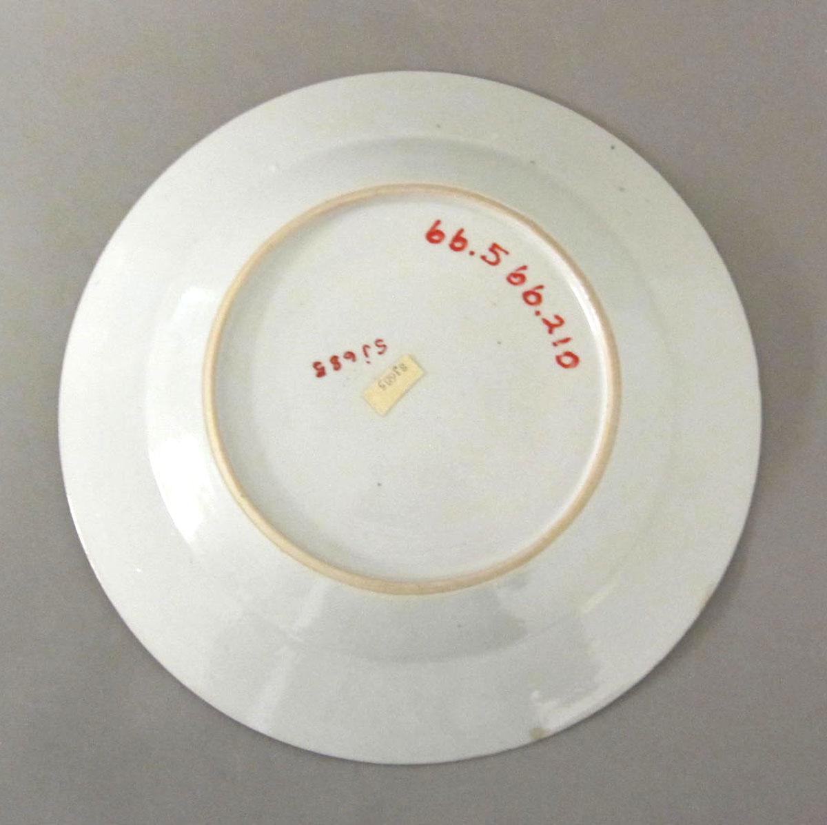 1966.0566.210 Porcelain plate underside