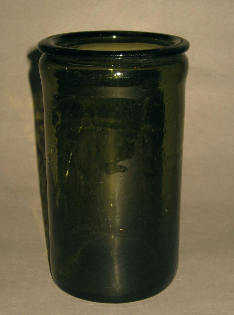 1957.0018.005 Glass jar