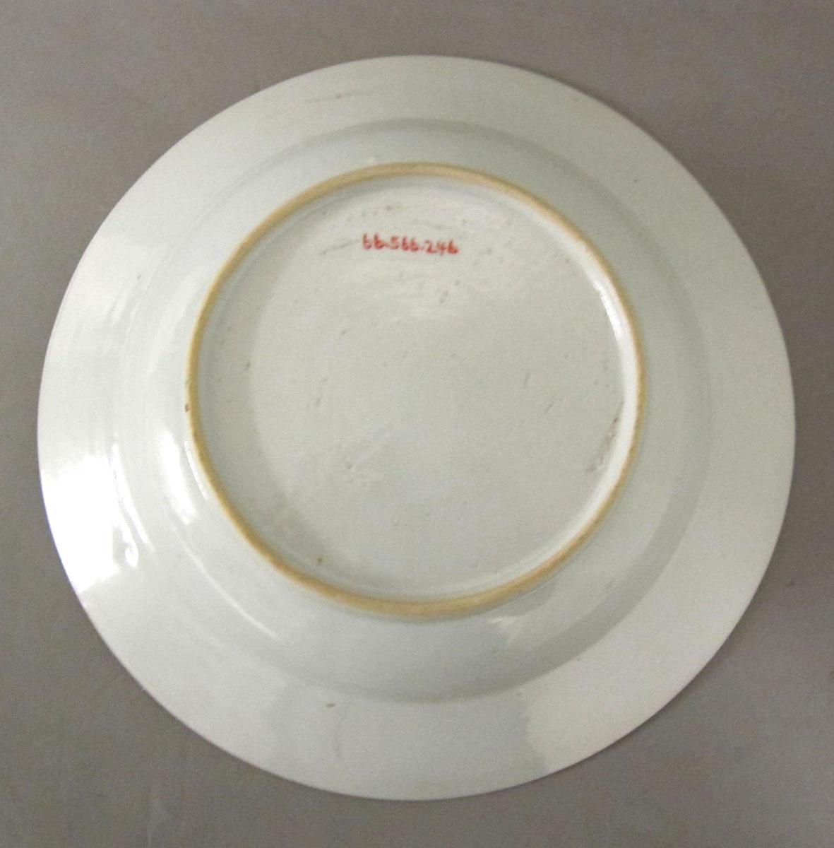 1966.0566.246 Porcelain plate underside