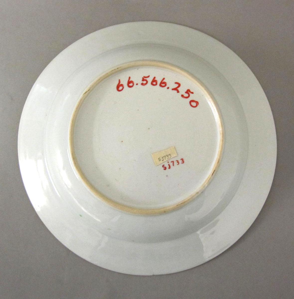 1966.0566.250 Porcelain plate underside