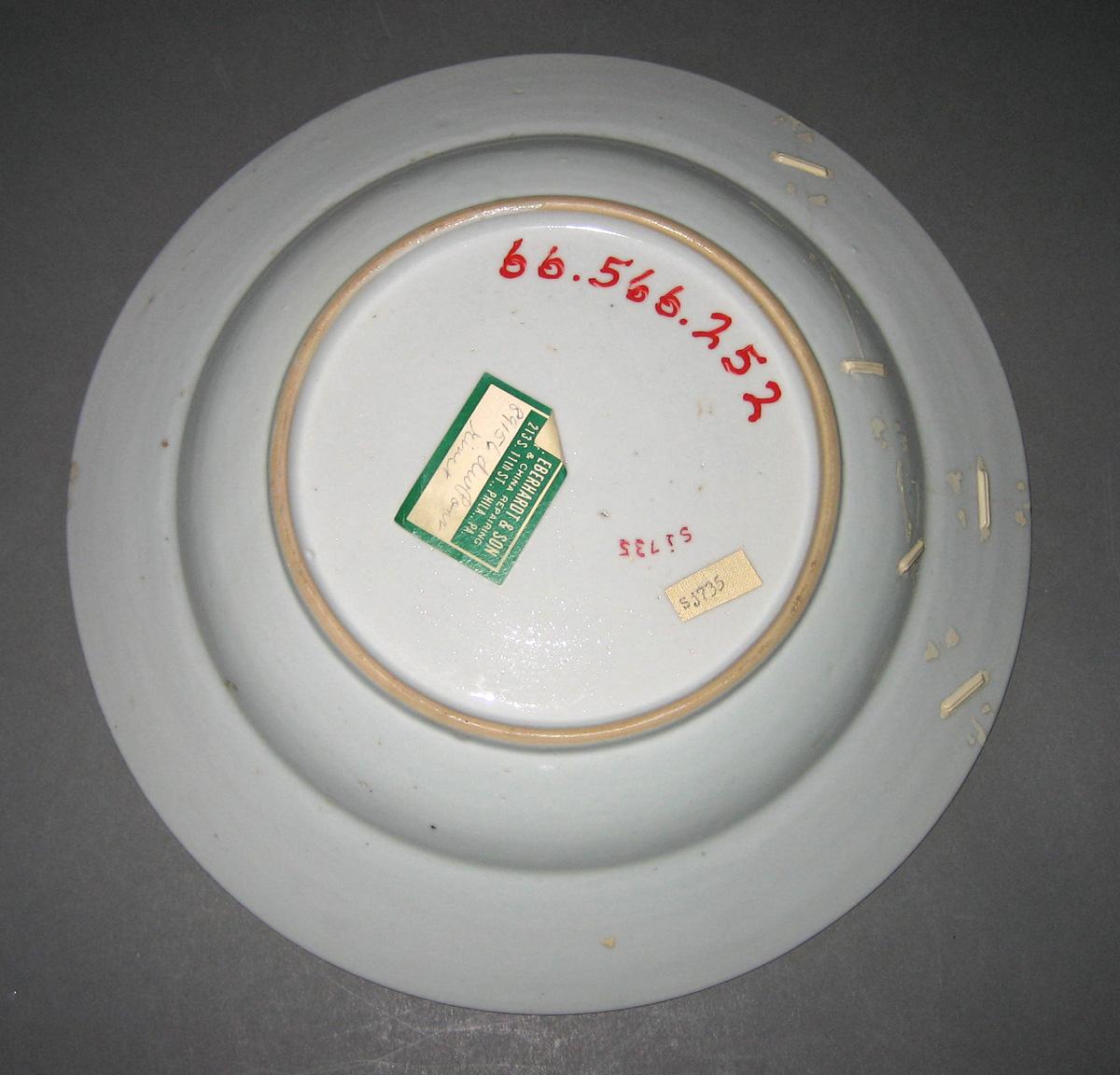 1966.0566.252 Porcelain Plate or Bowl underside