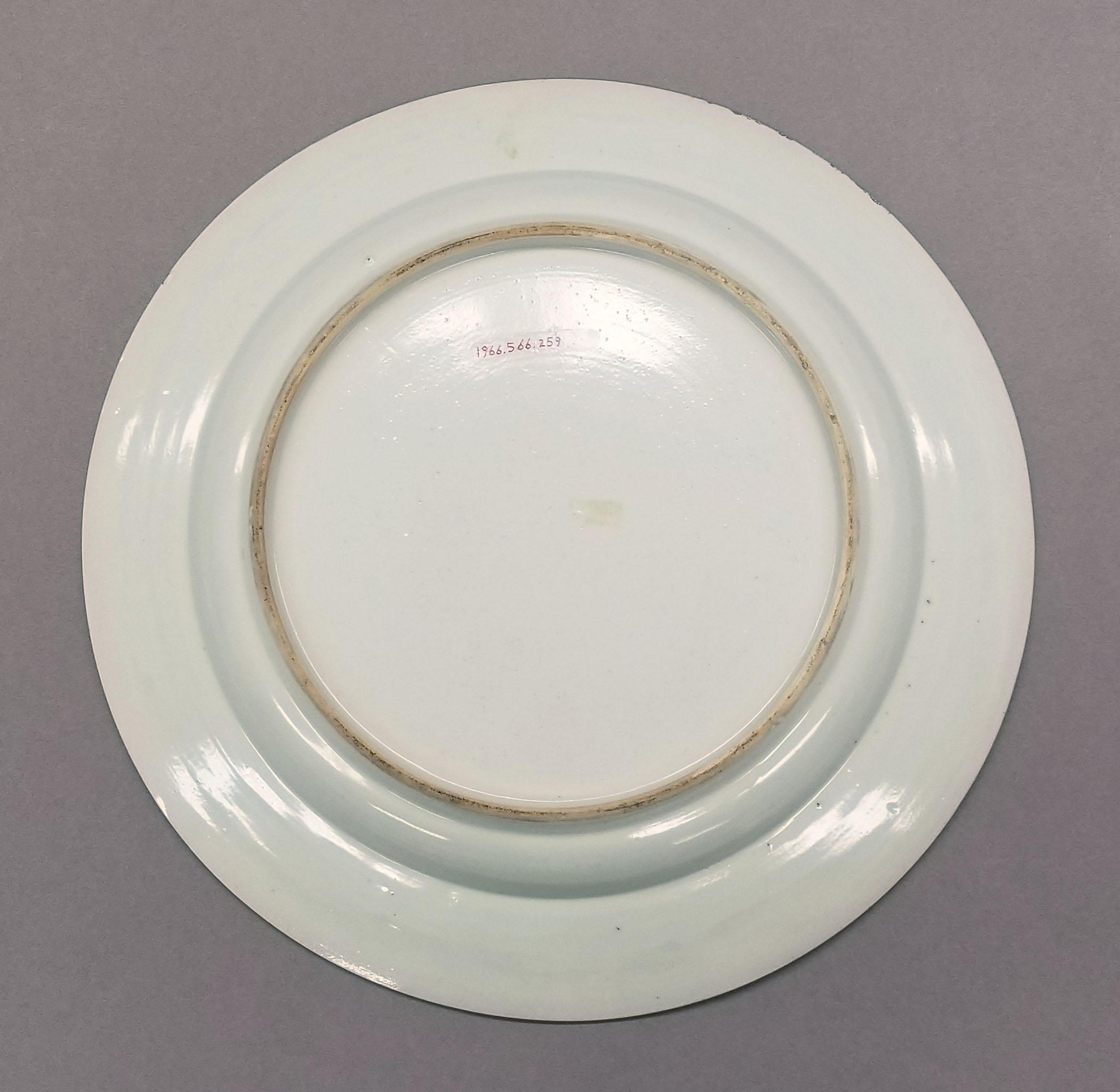 1966.0566.259 Dish underside