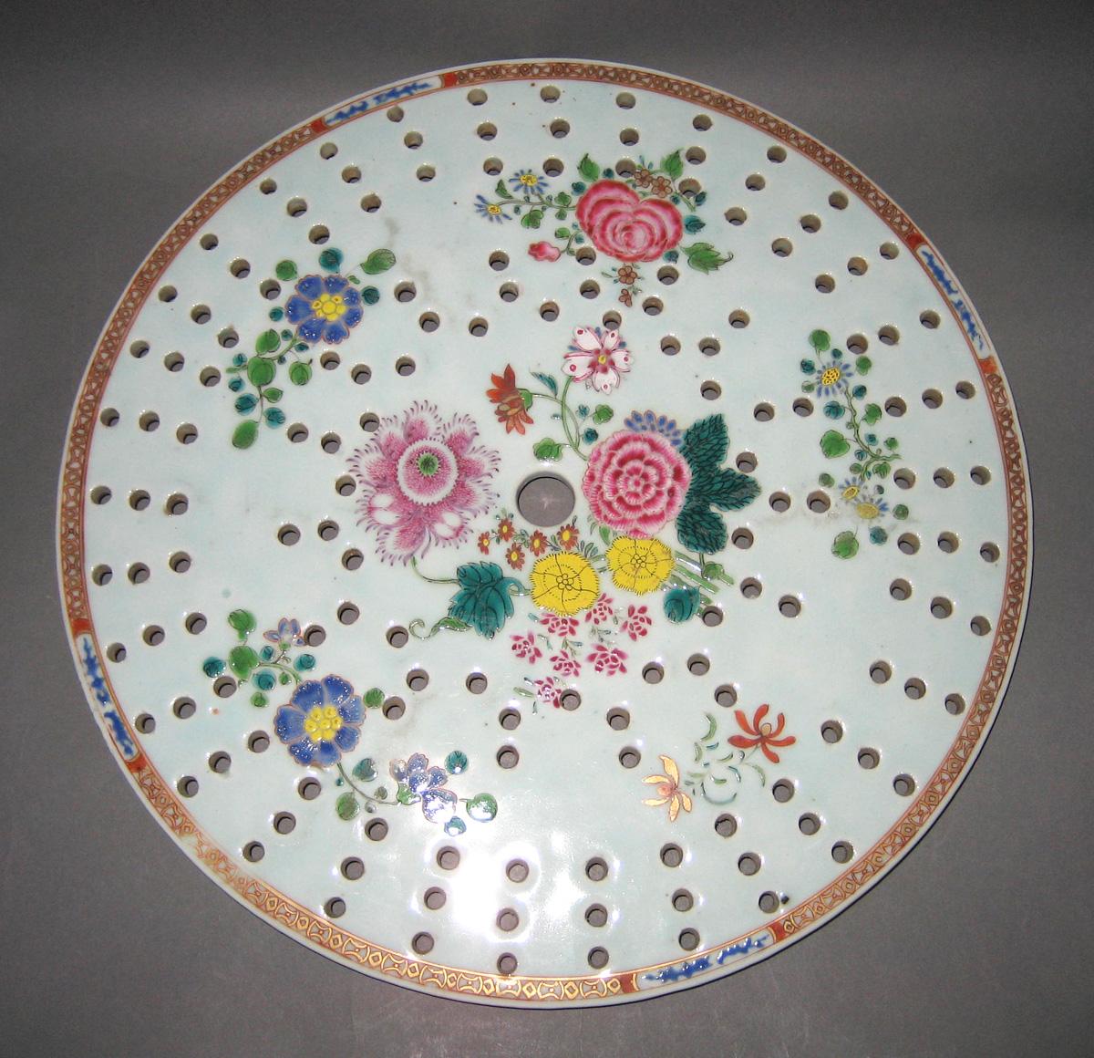 1966.0566.260 Porcelain Strainer