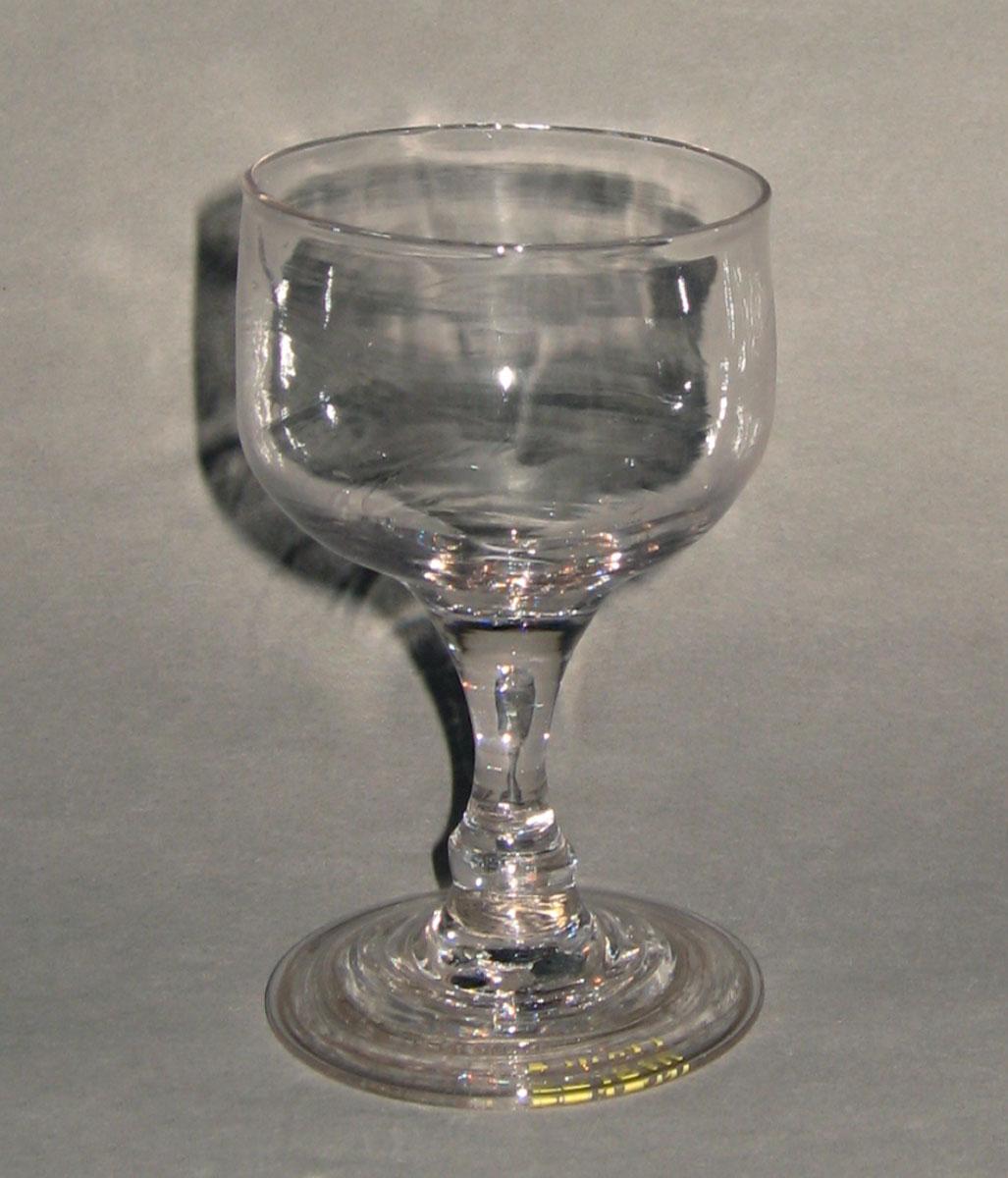 1957.0018.014 Colorless glass wineglass