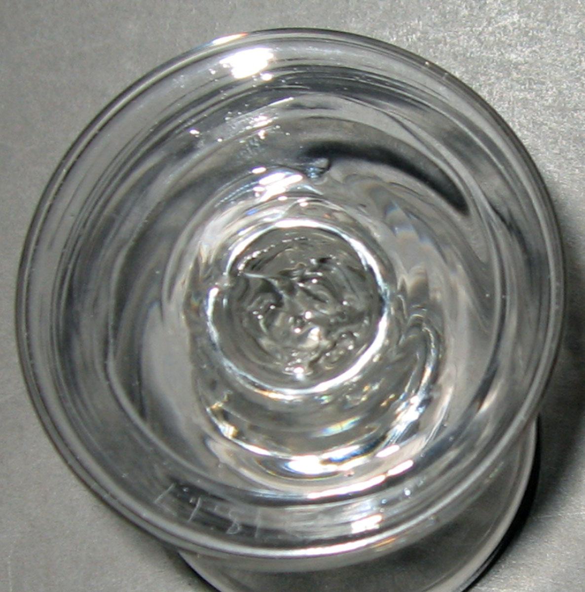 1957.0018.017 Glass wineglass (underside)