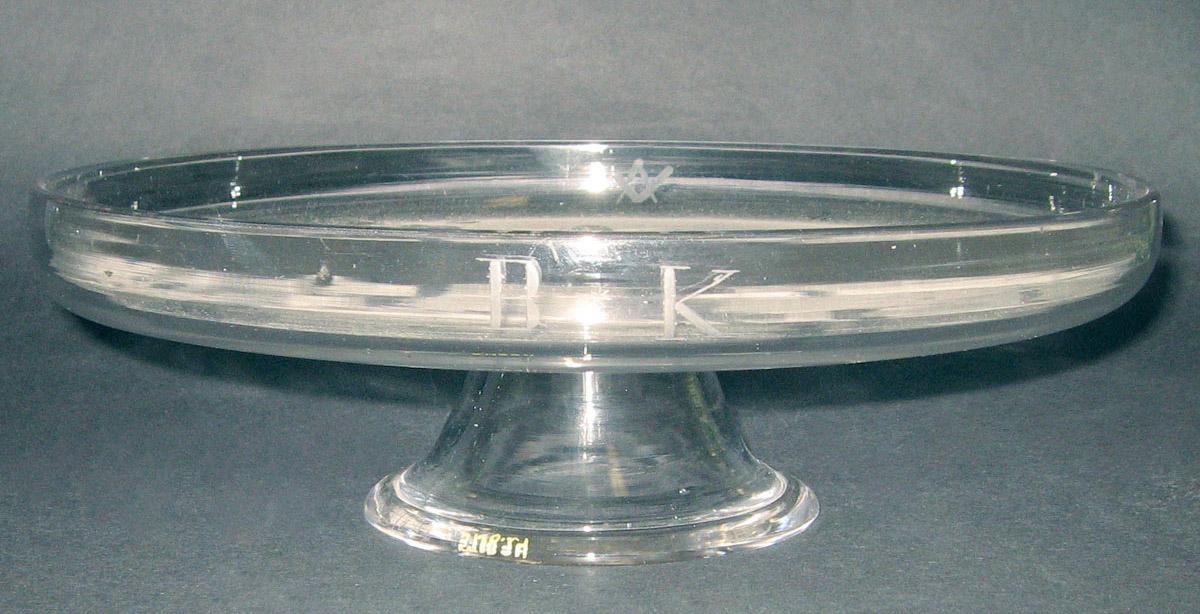 1957.0018.024 Glass salver side 2