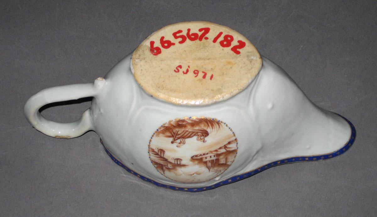 1966.0567.182 Porcelain Sauce Boat bottom