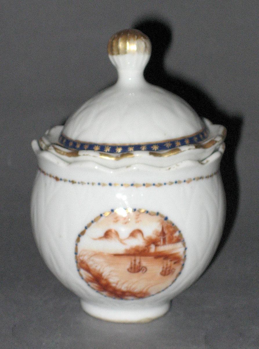 1966.0567.186 A, B Porcelain Pot de creme side 2