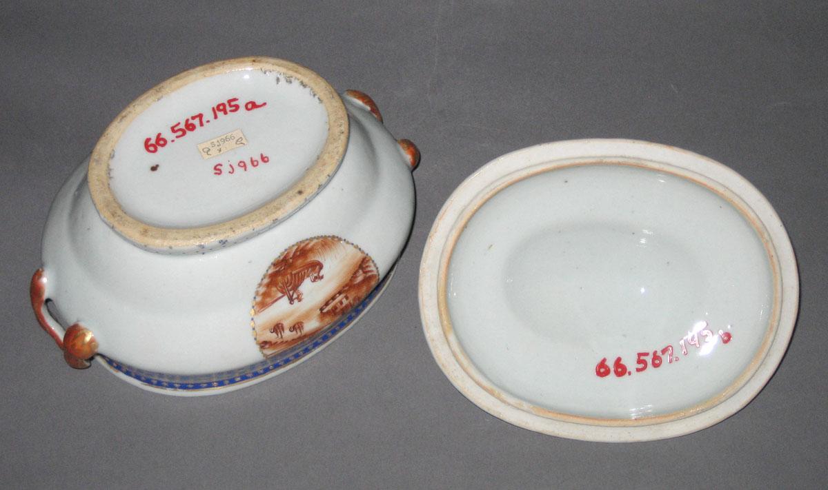 1966.0567.195 A, B Porcelain Tureen bottom