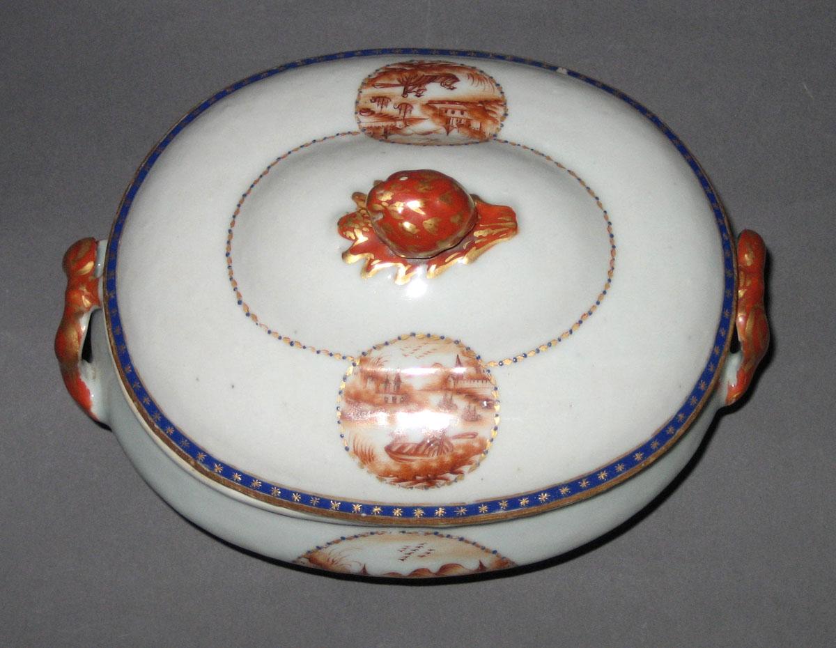 1966.0567.196 A, B Porcelain Tureen top