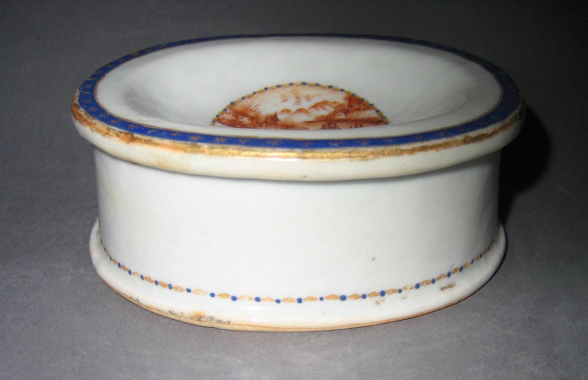 1966.0567.204 Salt side view
