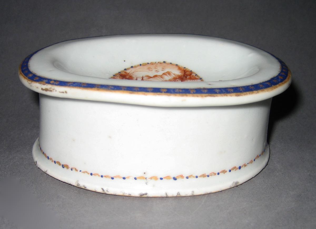1966.0567.205 Salt side view