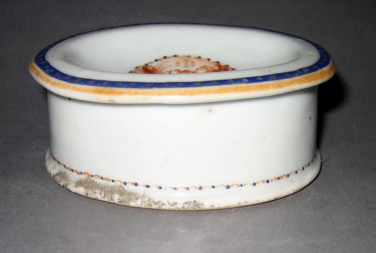 1966.0567.206 Salt side view
