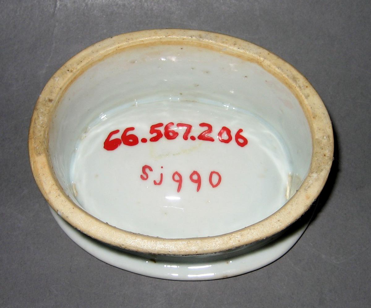 1966.0567.206 Salt underside