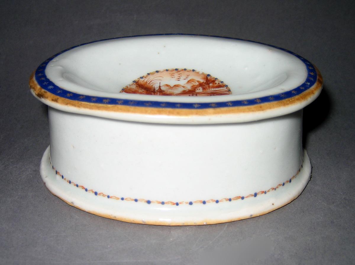 1966.0567.207 Salt side view