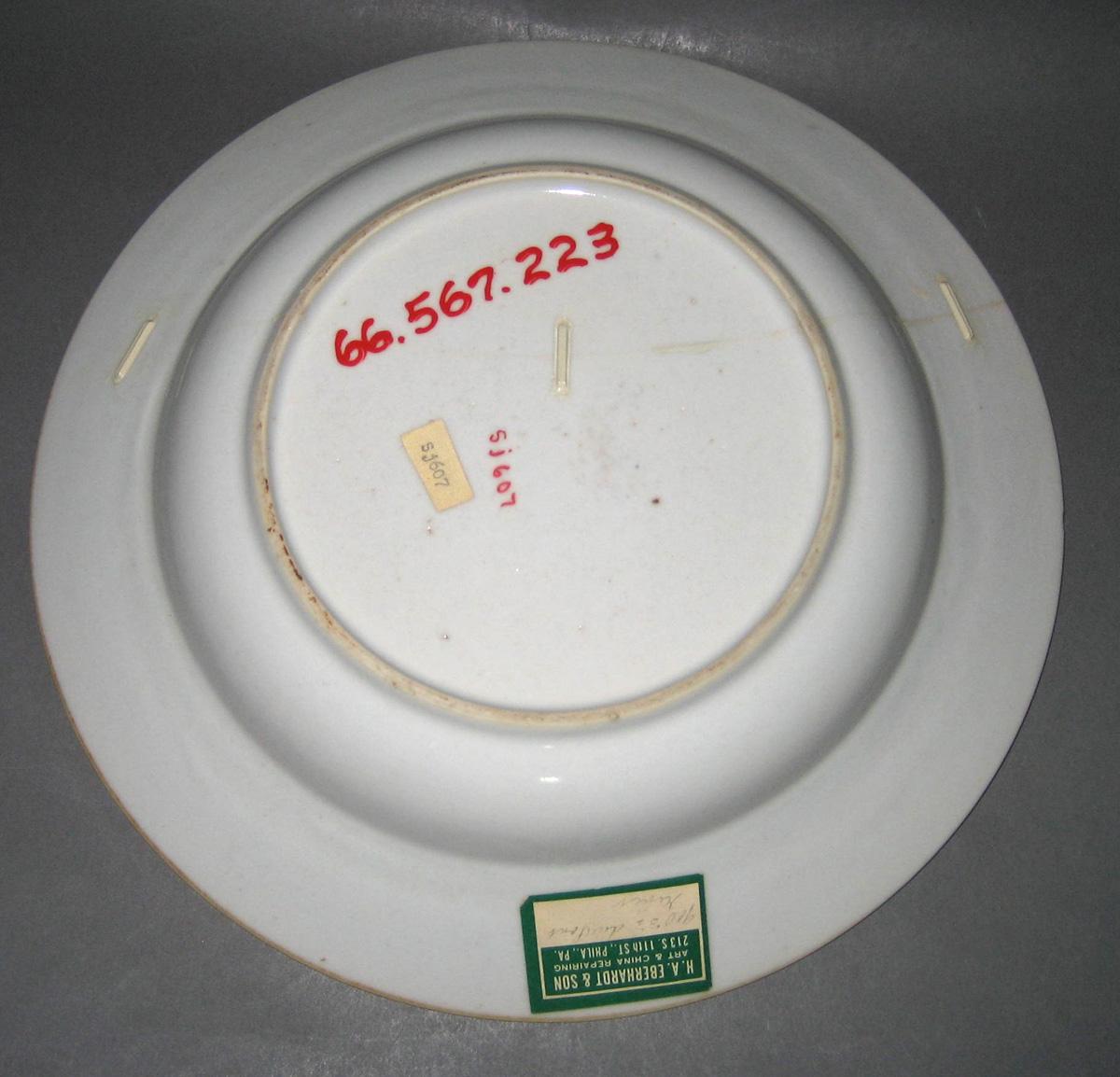 1966.0567.223 Porcelain Plate underside