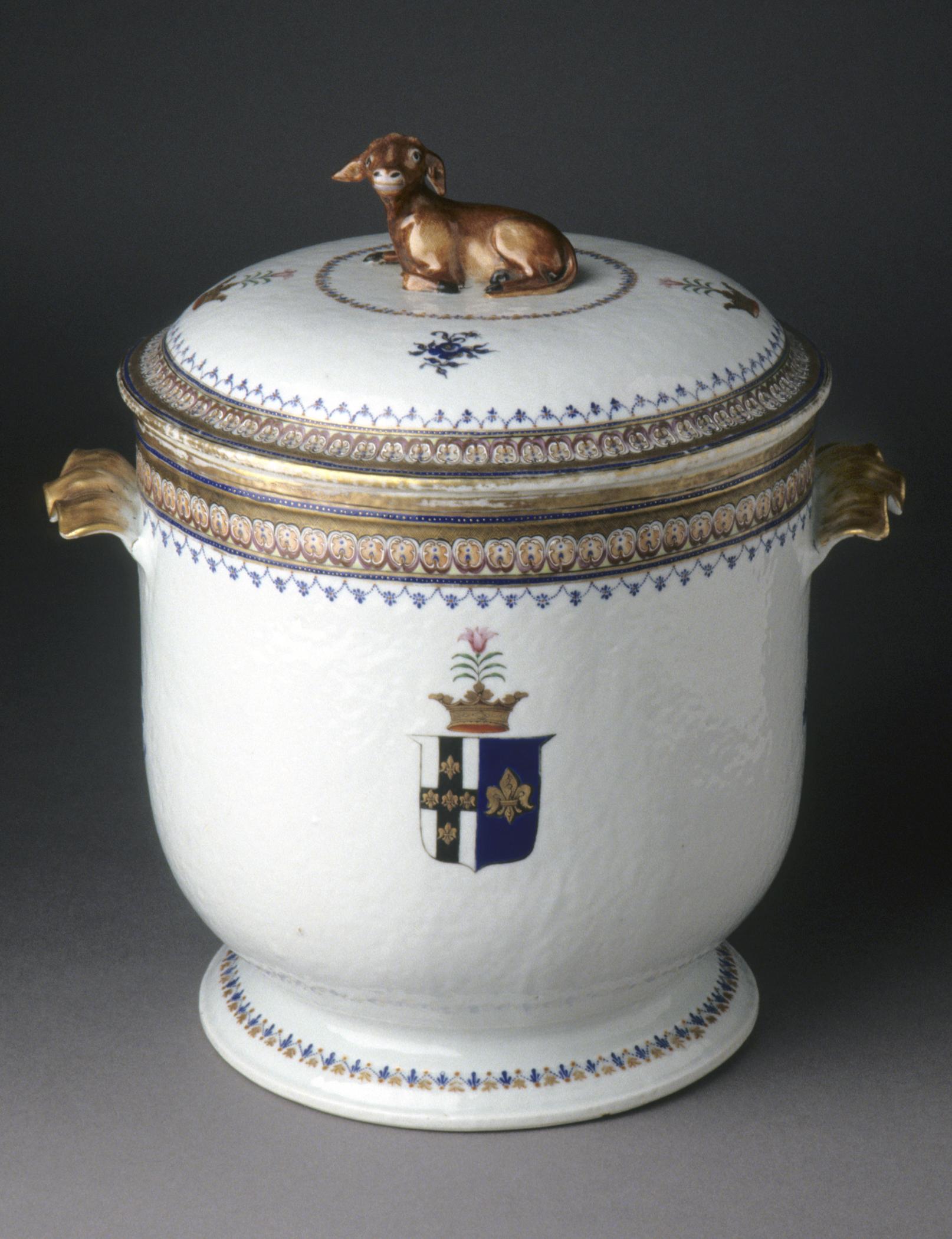 1966.0569.001 A, B Cream vase