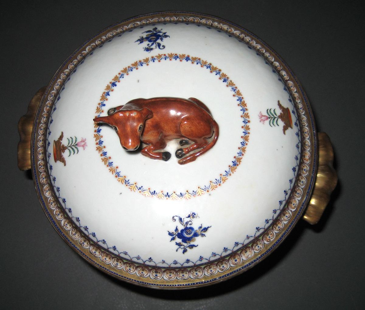 1966.0569.002 A, B Porcelain Cream Vase top view