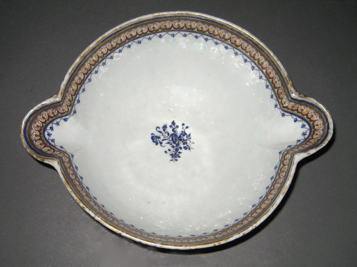 1966.0569.006 Porcelain Bowl interior