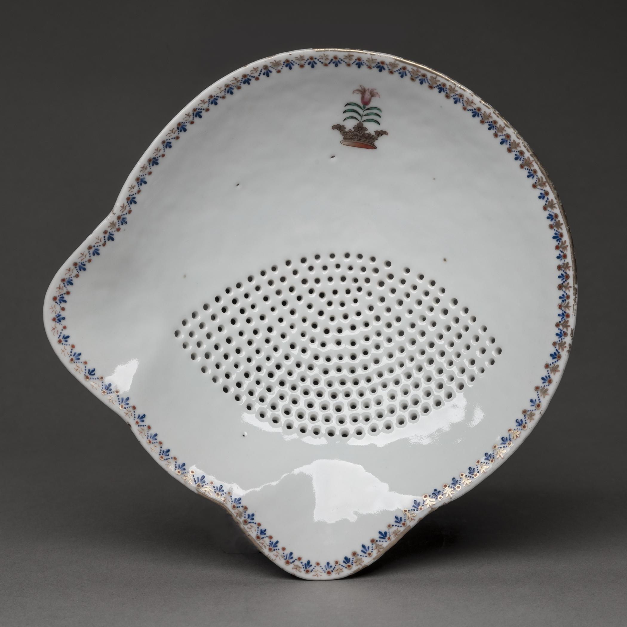 1966.0569.013 Strainer, view 1