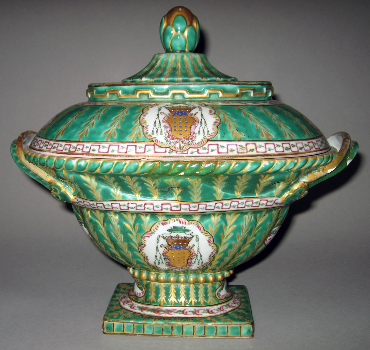 1966.0570.002 A, B Porcelain Tureen