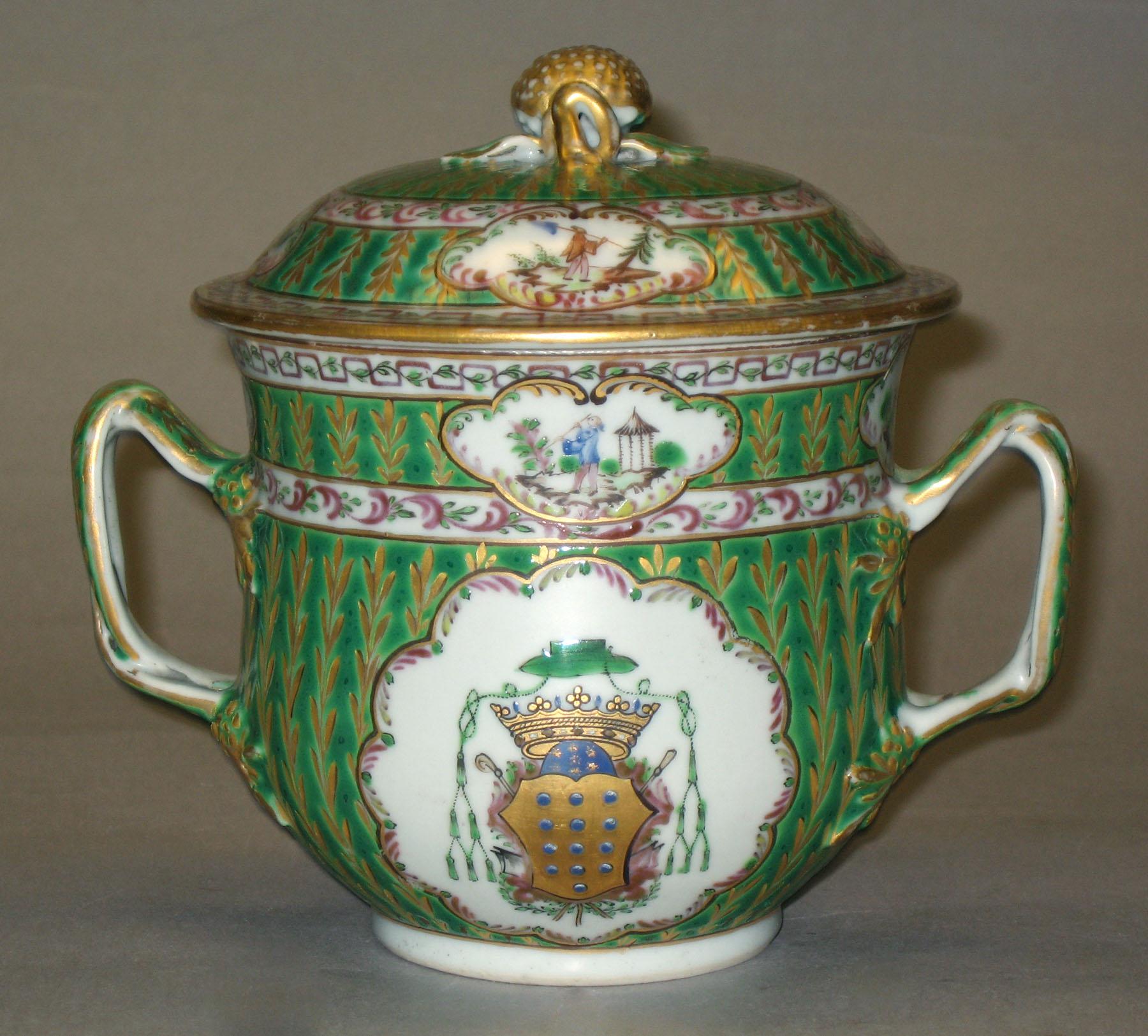 1966.0570.003 A, B Chinese porcelain sugar bowl