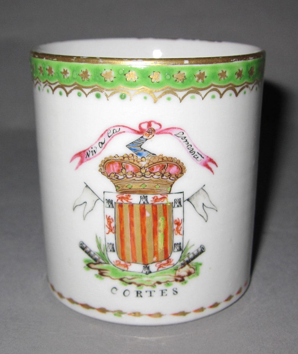 1966.0576.001 Porcelain coffee cup medallion