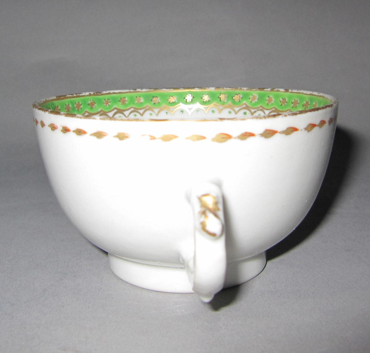 1966.0576.002 Porcelain cup handle