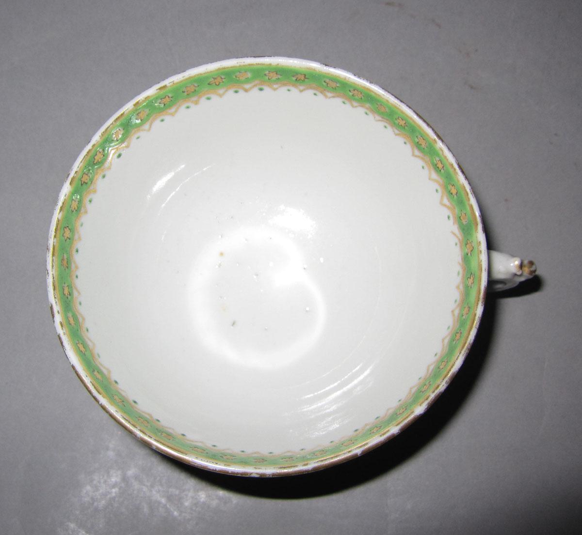 1966.0576.002 Porcelain cup top