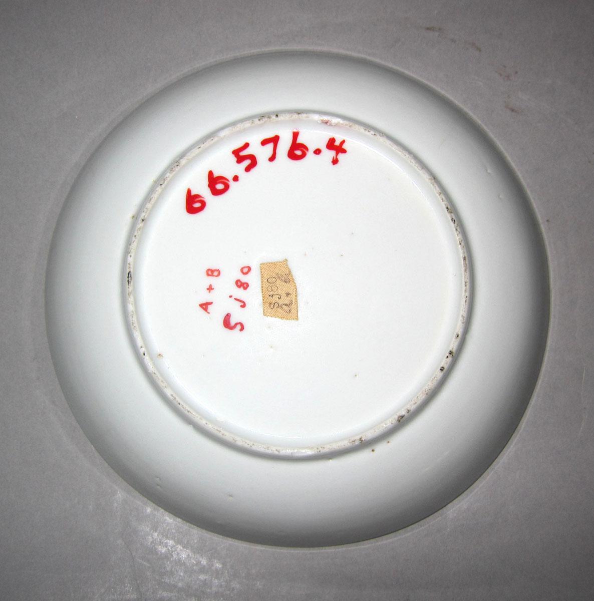 1966.0576.004 Porcelain saucer underside