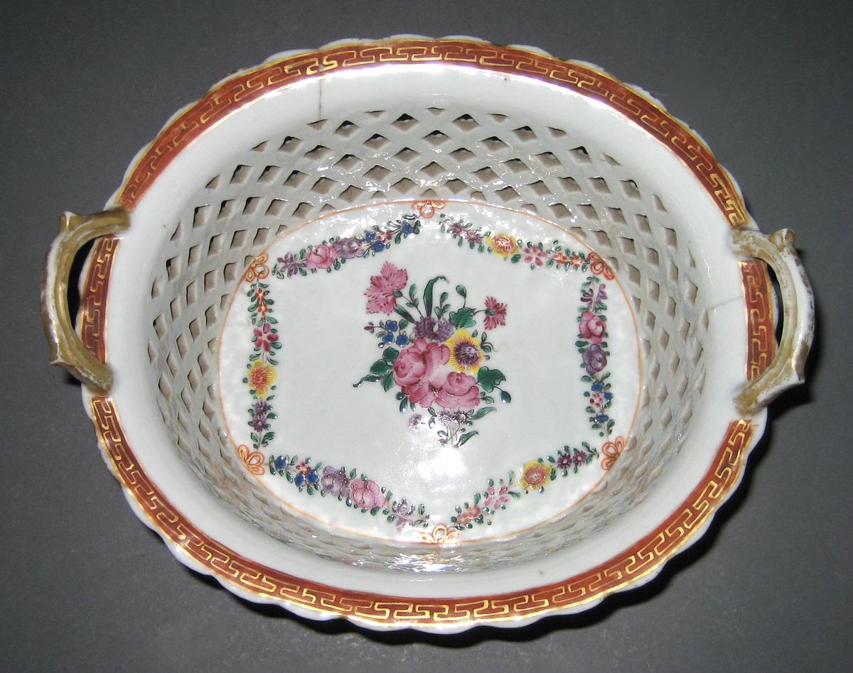 1966.0581.002 A  Porcelain Basket interior
