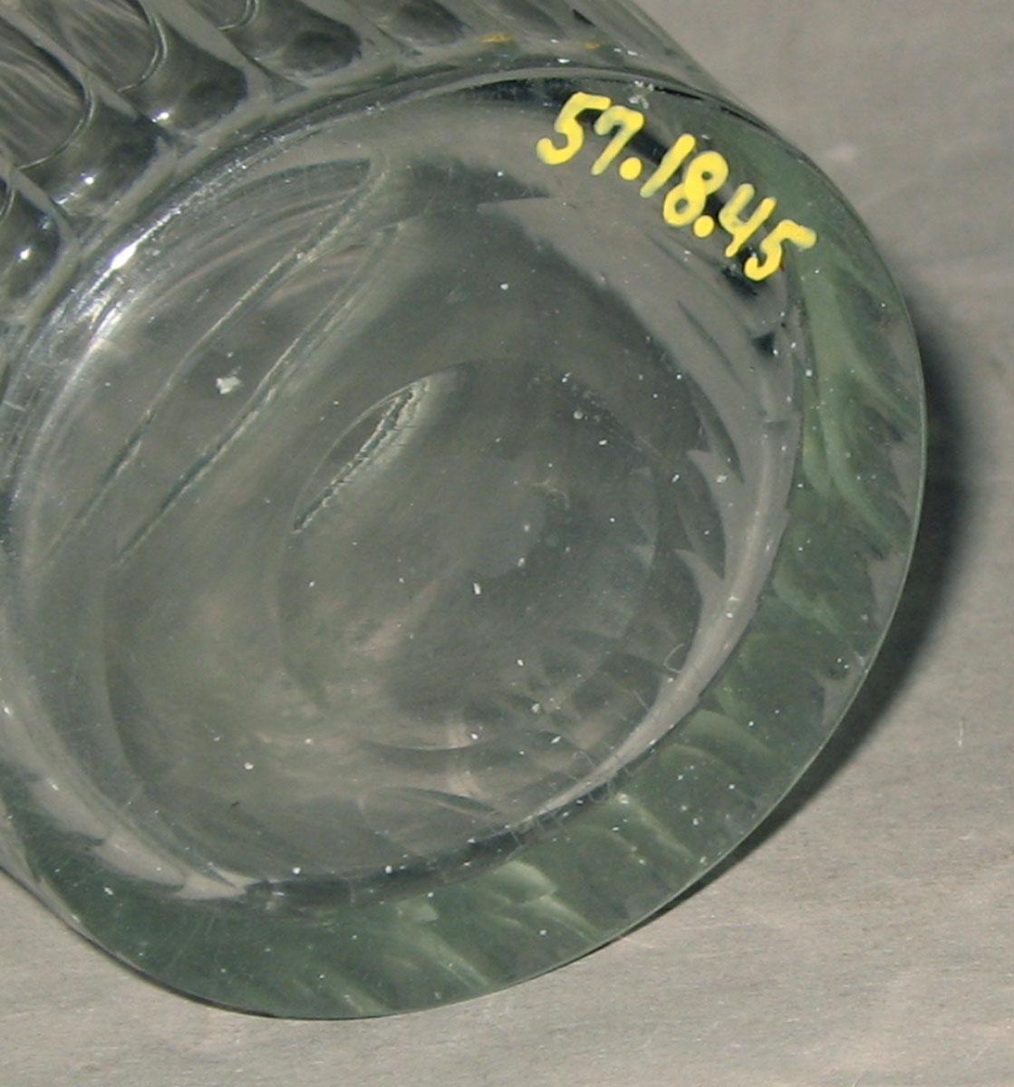 1957.0018.045 (underside) Glass tumbler