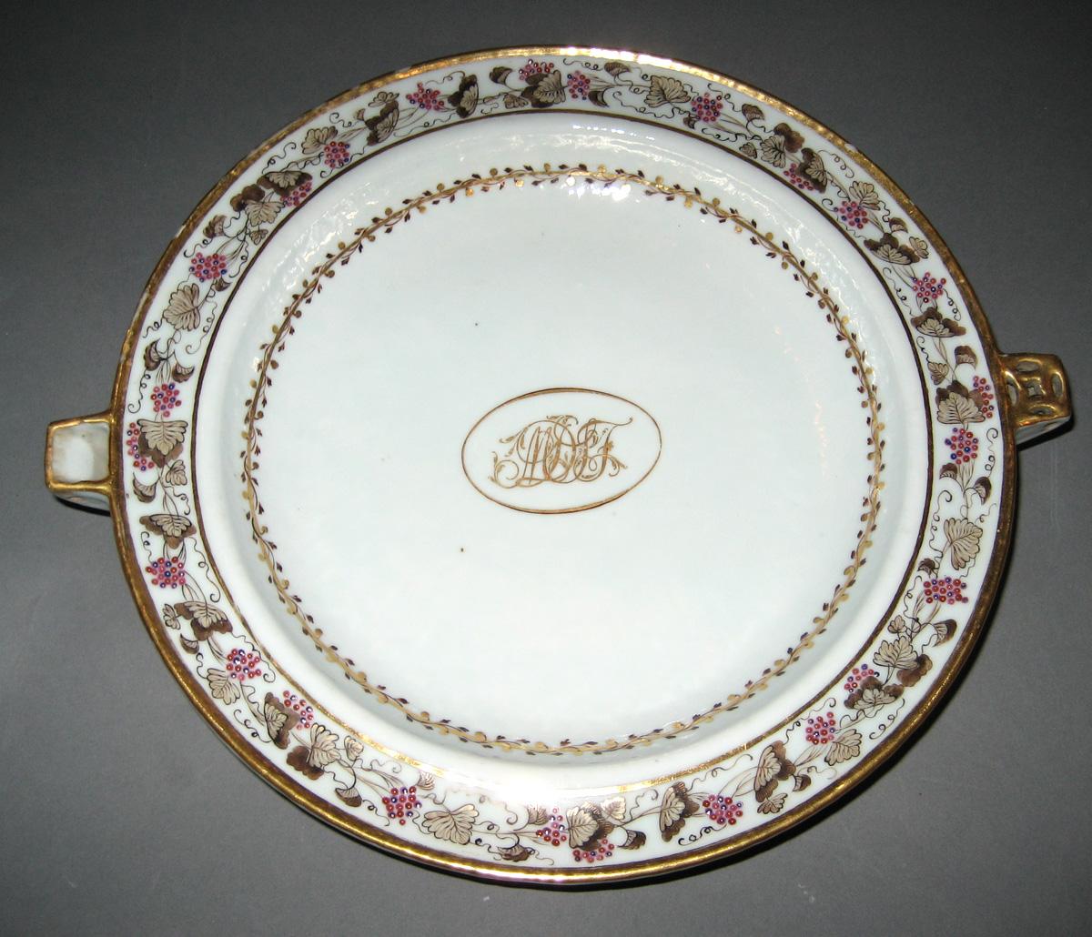 1966.0581.060 Porcelain hot water plate