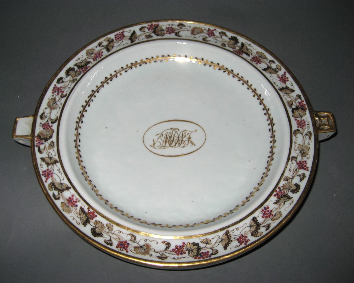 1966.0581.065 Porcelain hot water plate