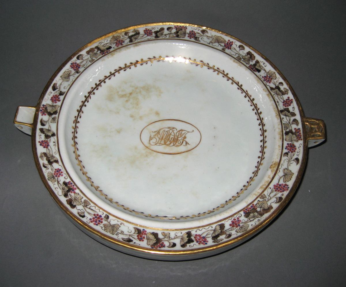 1966.0581.066 Porcelain hot water plate