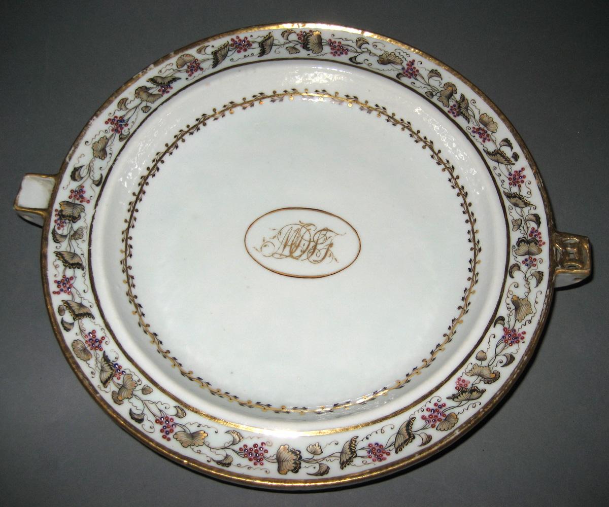 1966.0581.068 Porcelain hot water plate