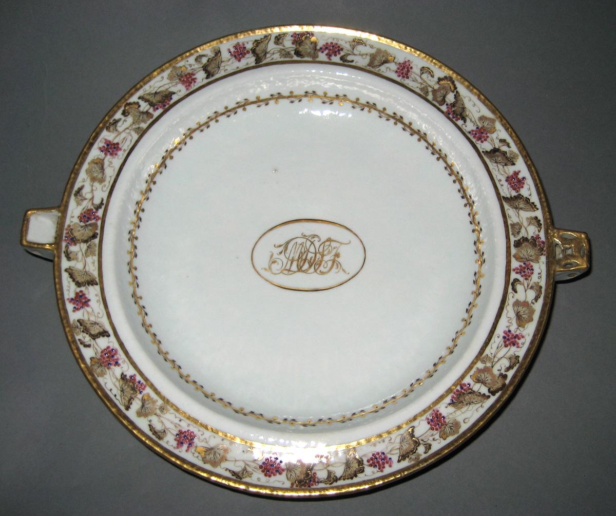 1966.0581.077 Porcelain hot water plate