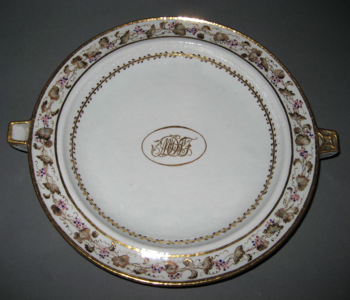 1966.0581.086 Porcelain hot water plate