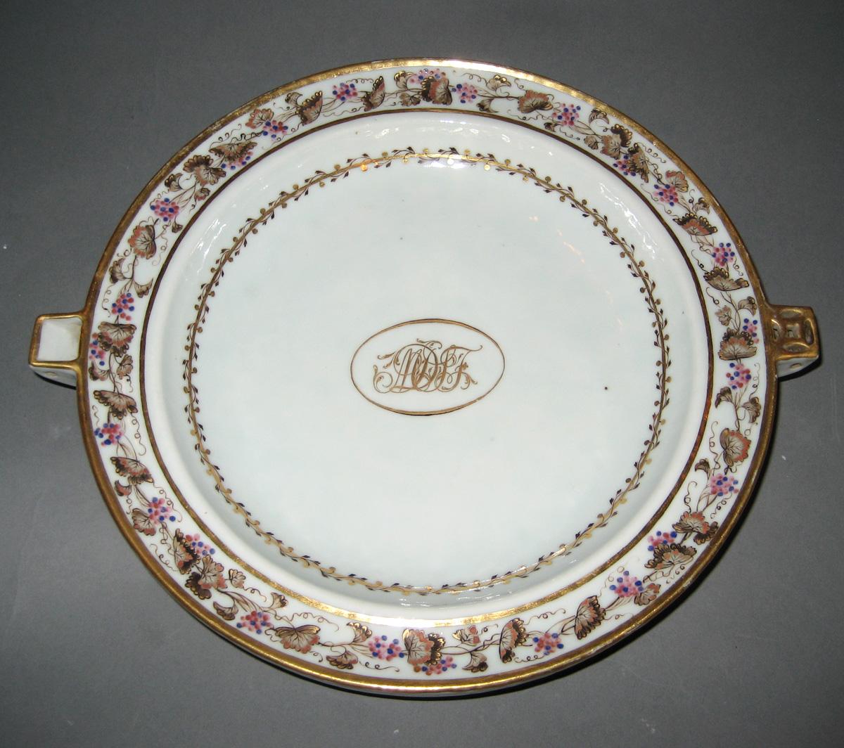 1966.0581.088 Porcelain hot water plate