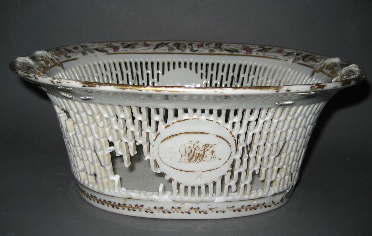 1966.0581.099 Porcelain Basket view 2