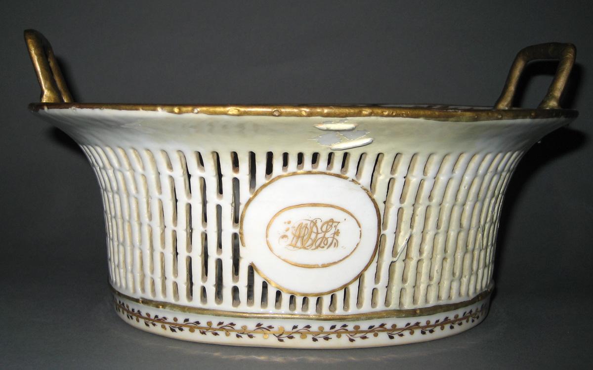 1966.0581.103 Porcelain Basket view 2