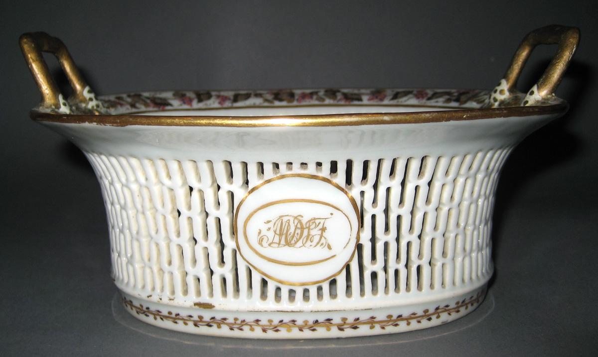 1966.0581.104 Porcelain Basket view 1