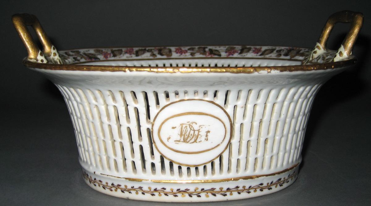 1966.0581.105 Porcelain Basket view 1