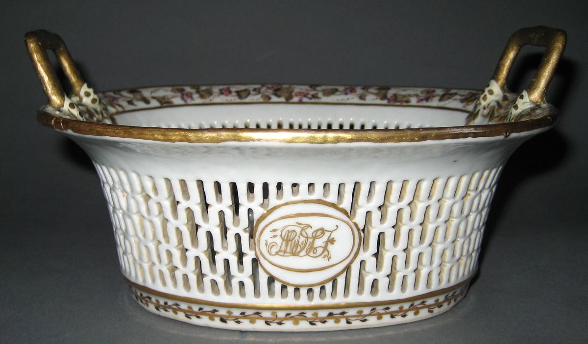 1966.0581.106 Porcelain Basket view 1