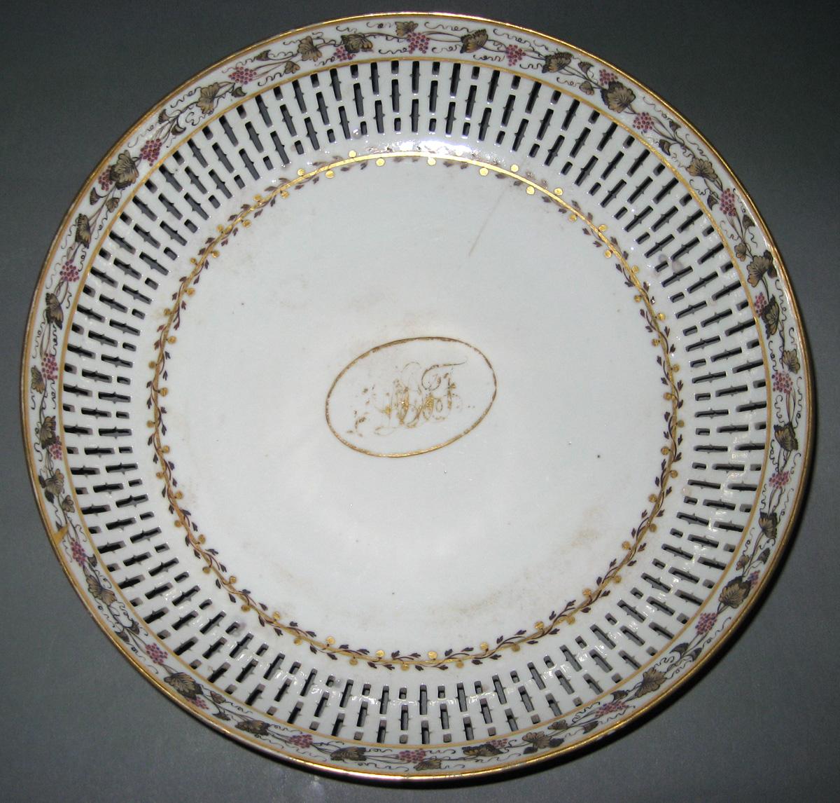1966.0581.107 Porcelain Bowl