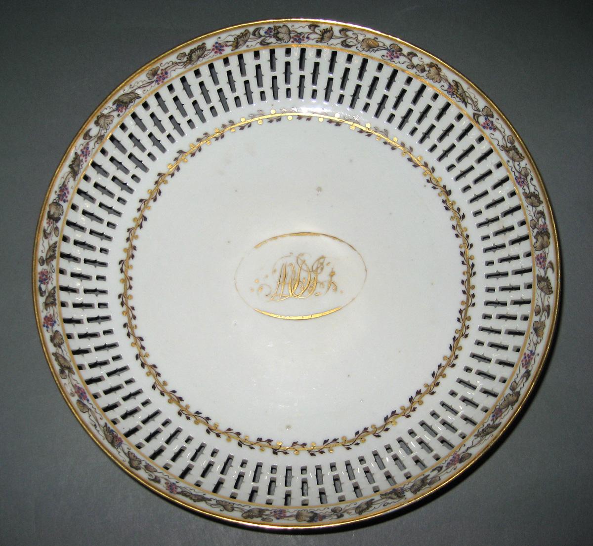 1966.0581.109 Porcelain Bowl