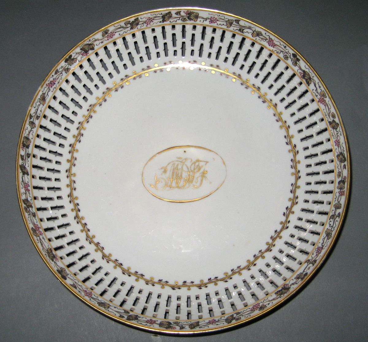 1966.0581.110 Porcelain Bowl