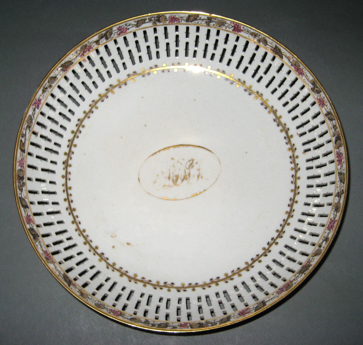 1966.0581.111 Porcelain Bowl